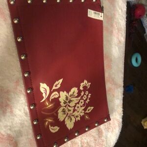 WHBM clutch